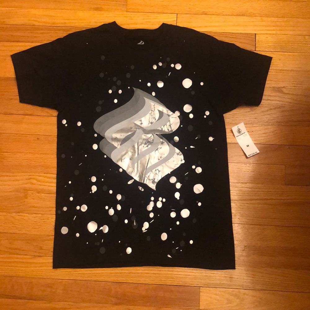 Men’s Rocawear shirt